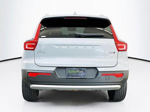 2024 Volvo XC40 B5 Plus Bright Theme