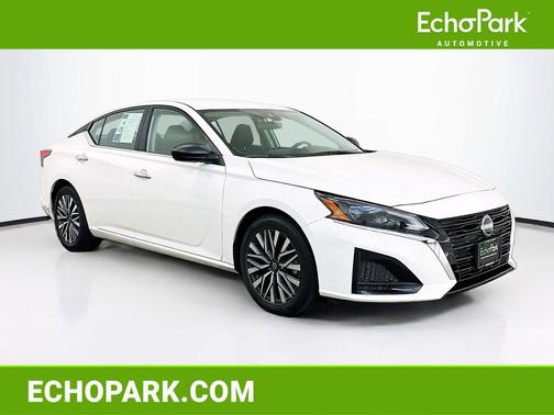 Glacier White 2025 Nissan Altima SV FWD