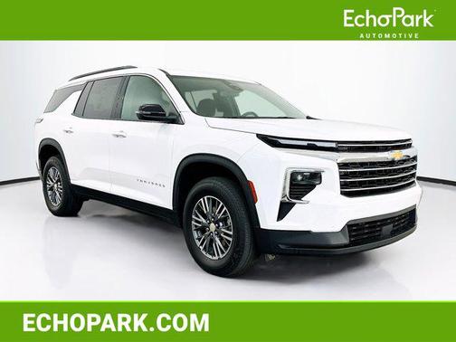 Summit White 2025 Chevrolet Traverse LT