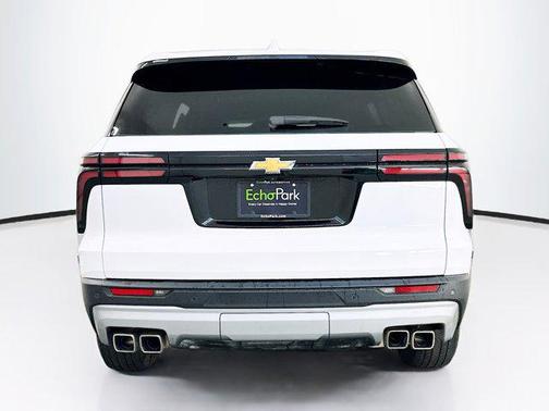 Summit White 2025 Chevrolet Traverse LT