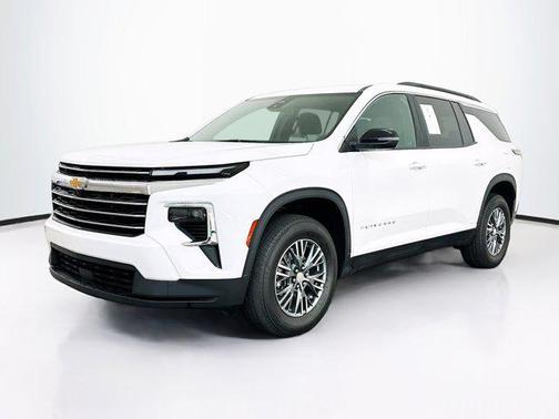 Summit White 2025 Chevrolet Traverse LT