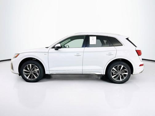 Glacier White Metallic 2022 Audi Q5 45 S line Premium Plus