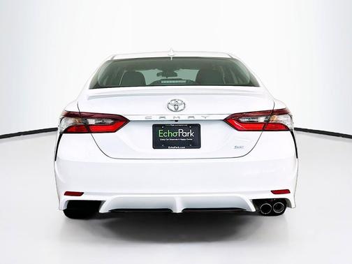 Ice Cap 2024 Toyota Camry SE