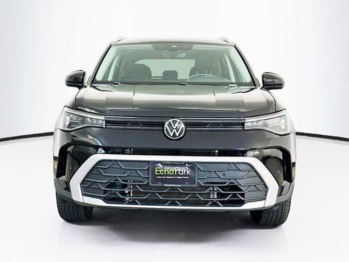 Deep Black Pearl 2025 Volkswagen Taos 1.5T SE