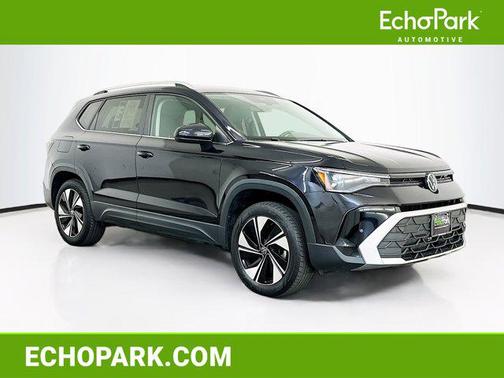 Deep Black Pearl 2025 Volkswagen Taos 1.5T SE
