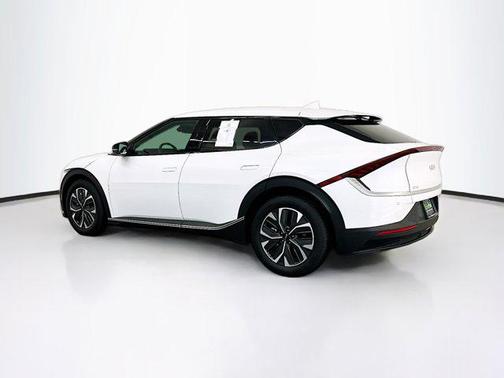 Snow White Pearl 2024 Kia EV6 Light Long Range