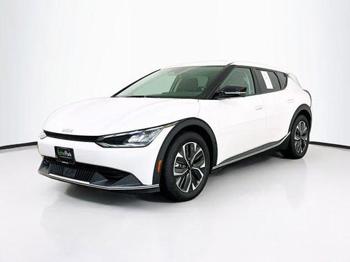 Snow White Pearl 2024 Kia EV6 Light Long Range