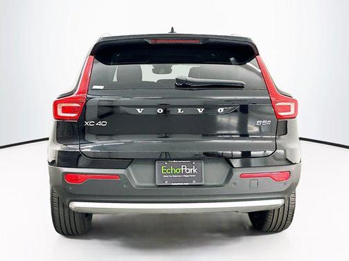 2024 Volvo XC40 B5 Core Bright Theme
