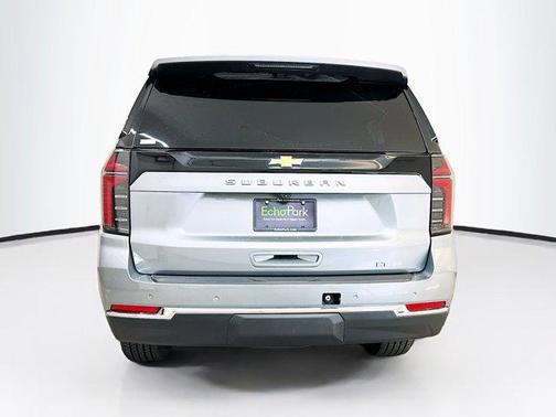 2025 Chevrolet Suburban LT