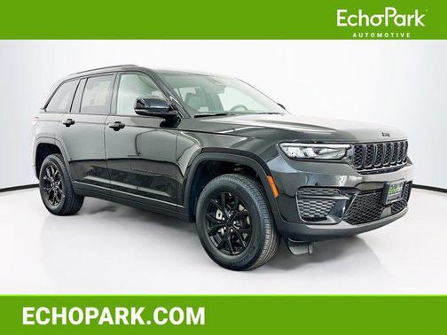 Diamond Black Crystal Pearlcoat 2025 Jeep Grand Cherokee Altitude