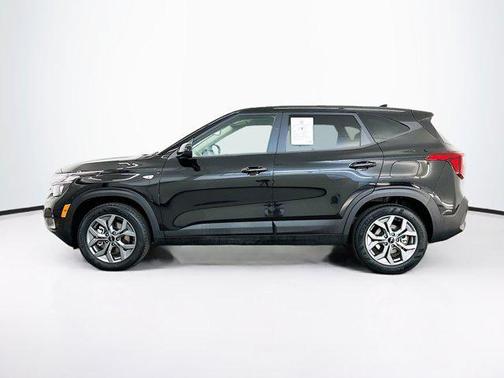 Fusion Black 2026 Kia Seltos LX