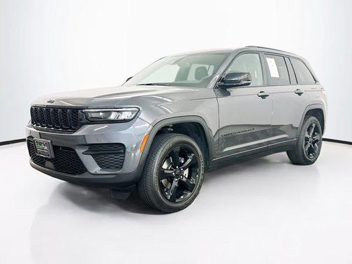Baltic Gray Metallic Clearcoat 2024 Jeep Grand Cherokee Altitude