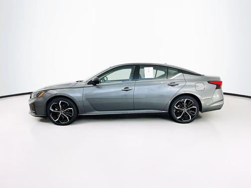 Gun Metallic 2025 Nissan Altima SR FWD