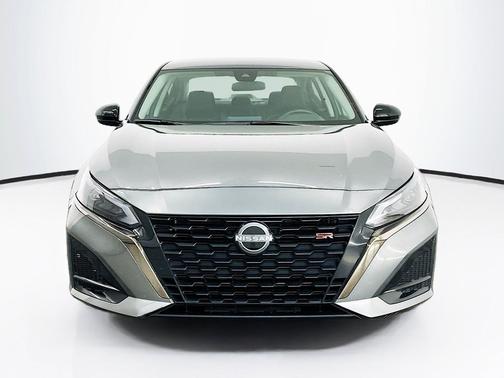 Gun Metallic 2025 Nissan Altima SR FWD