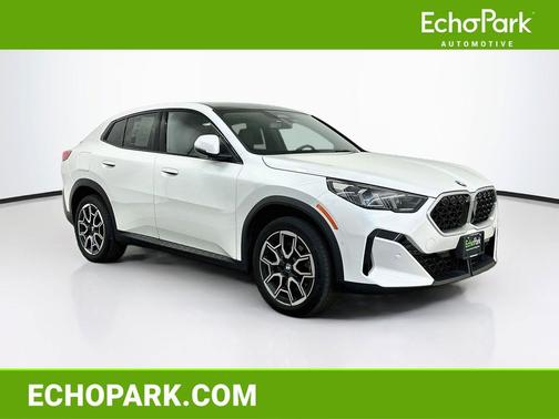 Mineral White Metallic 2025 BMW X2 xDrive28i
