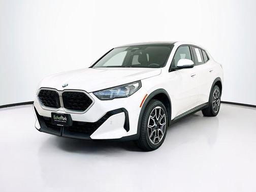 Mineral White Metallic 2025 BMW X2 xDrive28i