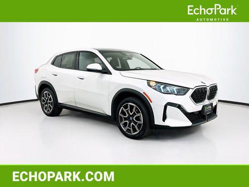 Mineral White Metallic 2025 BMW X2 xDrive28i