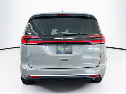 Ceramic Gray Clearcoat 2022 Chrysler Pacifica Touring L