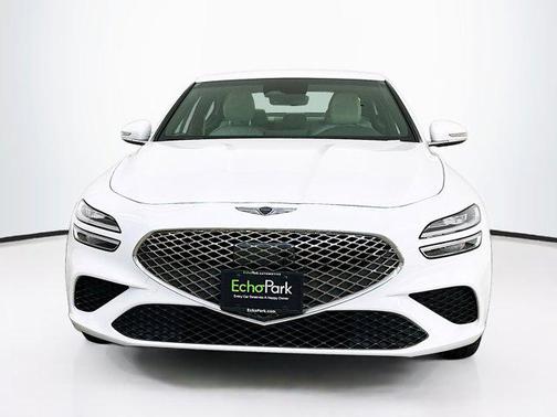 Uyuni White 2025 Genesis G70 2.5T AWD