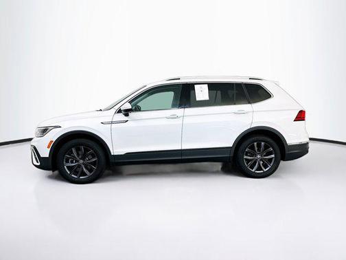 Opal White Pearl 2023 Volkswagen Tiguan 2.0T SE