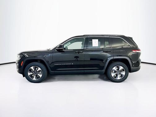 Diamond Black Crystal Pearlcoat 2022 Jeep Grand Cherokee 4xe Base