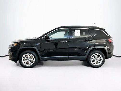 Diamond Black Crystal Pearlcoat 2025 Jeep Compass Latitude