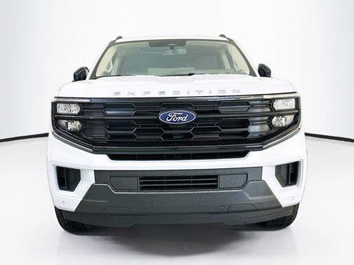 Space Silver Metallic 2025 Ford Expedition Max Active 4x4