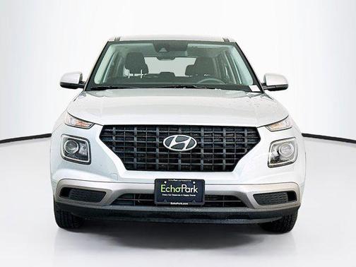 Stellar Silver 2021 Hyundai VENUE SE