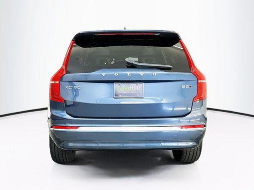 2025 Volvo XC90 B5 Core