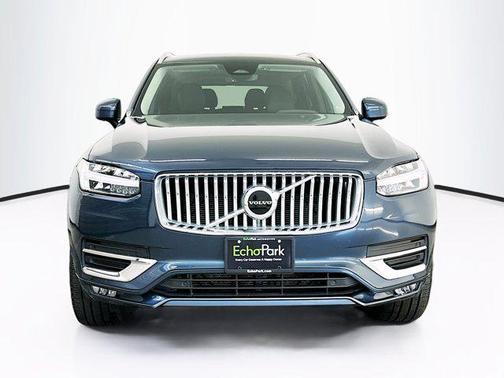 2025 Volvo XC90 B5 Core