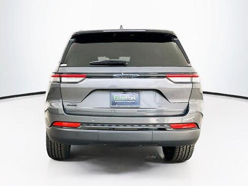 Baltic Gray Metallic Clearcoat 2024 Jeep Grand Cherokee Altitude