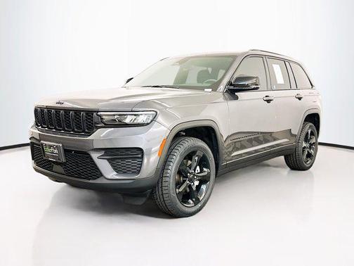 Baltic Gray Metallic Clearcoat 2024 Jeep Grand Cherokee Altitude