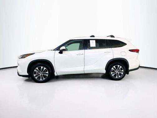 Blizzard Pearl 2020 Toyota Highlander XLE
