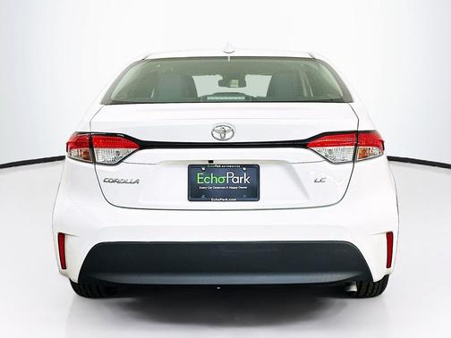 Ice Cap 2024 Toyota Corolla LE