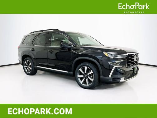 Crystal Black Pearl 2023 Honda Pilot Touring 8-Passenger