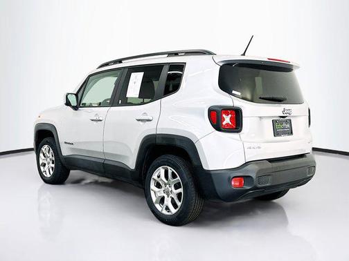 Glacier Metallic 2017 Jeep Renegade Latitude