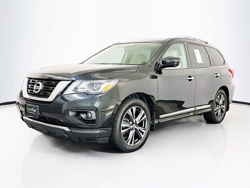 2017 Nissan Pathfinder Platinum