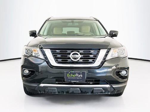 2017 Nissan Pathfinder Platinum