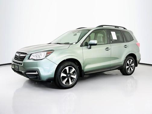 Jasmine Green Metallic 2018 Subaru Forester 2.5i Premium