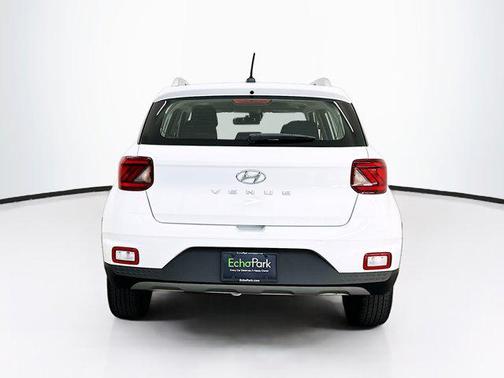 Lunar White 2025 Hyundai VENUE SEL