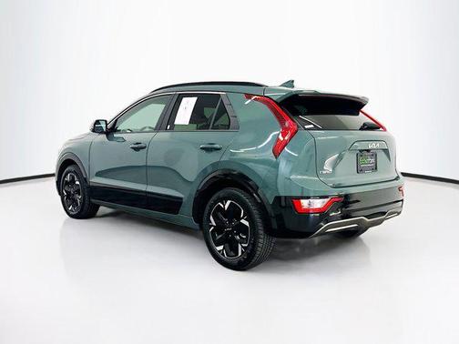 Cityscape Green 2024 Kia Niro EV Wind