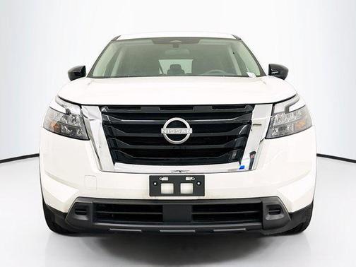 Glacier White 2023 Nissan Pathfinder S 4WD