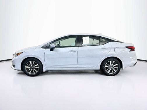 Gray Sky Pearl 2025 Nissan Versa 1.6 SV