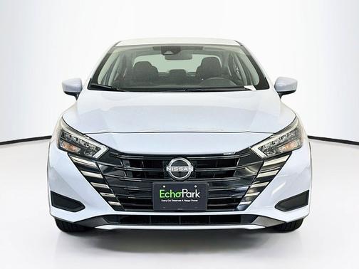 Gray Sky Pearl 2025 Nissan Versa 1.6 SV