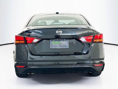 Super Black 2025 Nissan Altima SV FWD