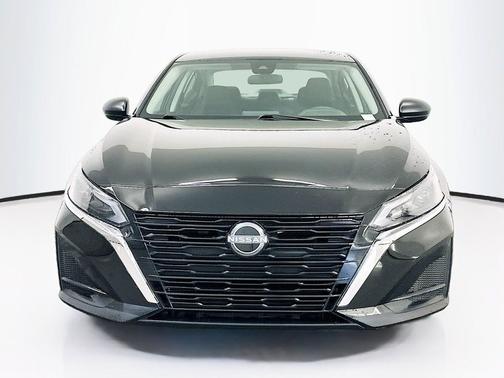 Super Black 2025 Nissan Altima SV FWD