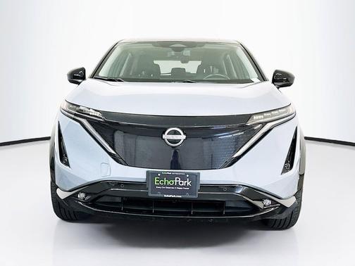 Boulder Gray Pearl/Black Diamond Pearl 2024 Nissan ARIYA EVOLVE+