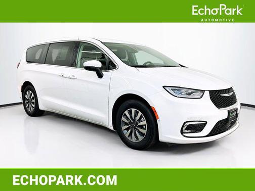 2023 Chrysler Pacifica Hybrid Touring L