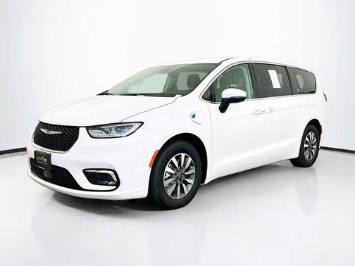 2023 Chrysler Pacifica Hybrid Touring L
