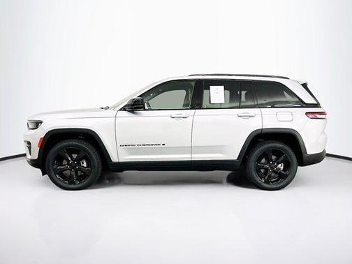 2022 Jeep Grand Cherokee Altitude